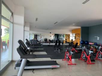 Se vende hermoso apartamento de lujo con amplia terraza en Ulloa de Heredia 24-500