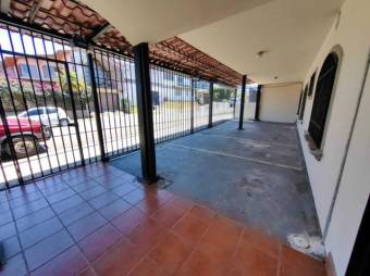 Se vende espacioso apartamento ubicado en Rohrmoser 23-2713