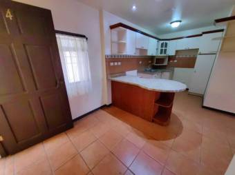 Se vende espacioso apartamento ubicado en Rorhmoser 23-2713