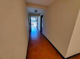 Se vende espacioso apartamento ubicado en Rohrmoser 23-2713