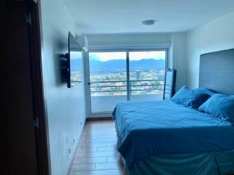 Se vende moderno y espacioso apartamento con balcón ubicado en Catedral de San José 24-539