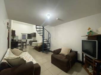 Se alquila espacioso apartamento en San Sebastián de San José 23-3295