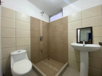 Se alquila espacioso apartamento en San Sebastián de San José 23-3295