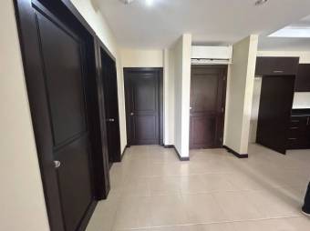 Se vende espacioso apartamento en lujoso condómino de San Antonio de Belén 23-3233 