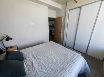 Se vende lujoso apartamento en la prestigiosa torre URBN Escalante en San José 24-336