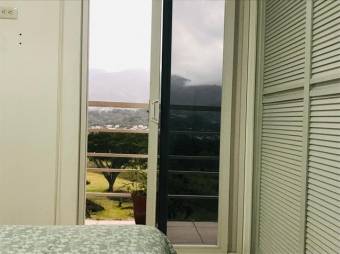 Se vende espacioso apartamento en moderno condominio en San Rafael de Alajuela 24-575