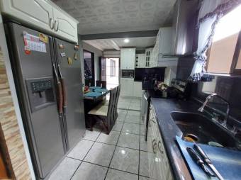 Se vende espaciosa casa con terraza en San Rafael de Alajuela 23-525