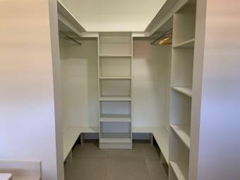 Venta de Casa en San Antonio, Escazú. RAH 25-142