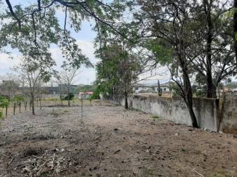 Se vende amplio terreno de 678m2 en Uruca de Santa Ana 24-1595