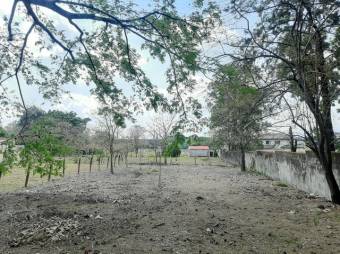 Se vende amplio terreno de 678m2 en Uruca de Santa Ana 24-1595