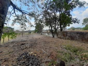 Se vende amplio terreno de 678m2 en Uruca de Santa Ana 24-1595