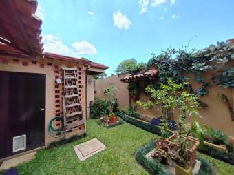 Venta de Casa en Montes de Oca, San José. RAH 25-251