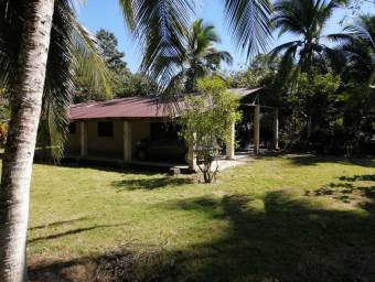 Venta de Lote con Casa en Matina, Limón. RAH 23-287