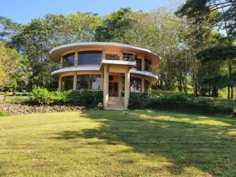 Se vende amplia finca con 67,940m2 en Orotina de Alajuela 23-1324