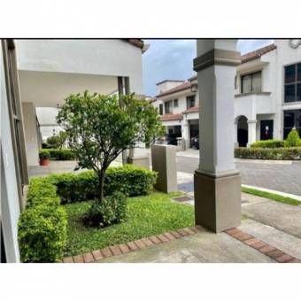 VENTA DE CASA, HEREDIA, LAGUNILLA, CONDOMINIO ATOCHA  