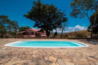 Venta de Hotel en Grecia, Alajuela. RAH 24-1767