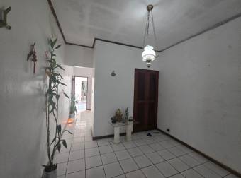 VENTA DE HERMOSA CASA EN RESIDENCIAL MONTENEGRO, ALAJUELA