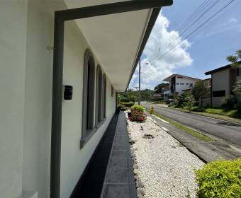 Casa a la venta en condominio  