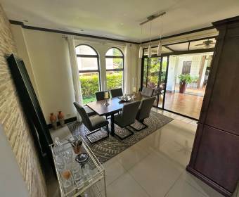 Casa a la venta en condominio  