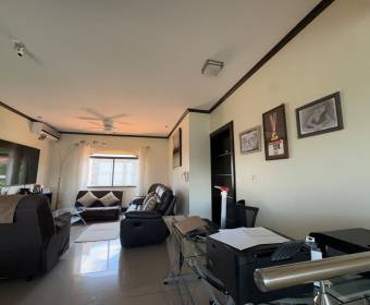 Casa a la venta en condominio  