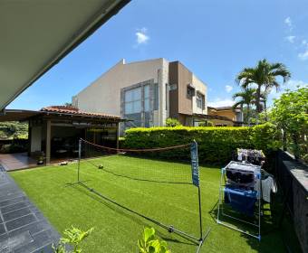 Casa a la venta en condominio  