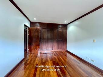 Casa en alquiler Escazu $3.800 jardines, terraza