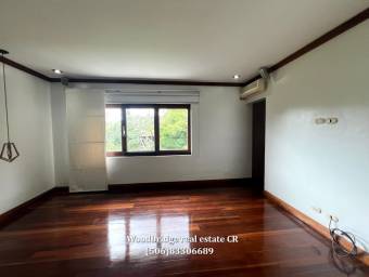 Casa en alquiler Escazu $3.800 jardines, terraza