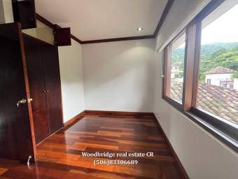 Casa en alquiler Escazu $3.800 jardines, terraza