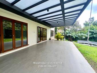 Casa en alquiler Escazu $3.800 jardines, terraza