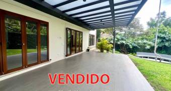 Casa en alquiler Escazu $3.800 jardines, terraza