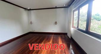 Casa en alquiler Escazu $3.800 jardines, terraza