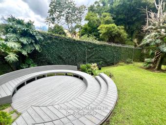 Casa en alquiler Escazu $3.800 jardines, terraza