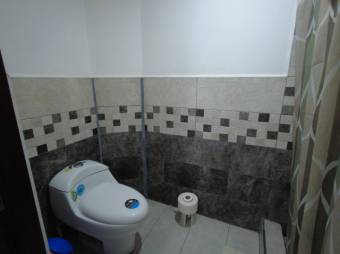 Se vende casa de dos niveles con excelente ubicacion en Pavas San Jose A24-293