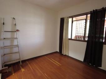 Se vende casa de dos niveles con excelente ubicacion en Pavas San Jose A24-293