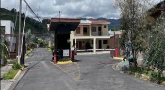 Casa en Venta en Condominio Villas de Arfan, El Tejar, Cartago