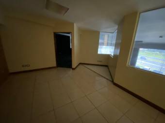 Se vende local con 4 oficinas en Uruca de San José 24-578, $ 180,000, 2, San José, Santa Ana