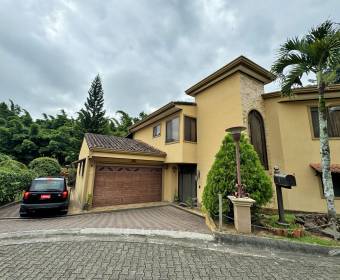 Casa a la venta en condominio Residencias del Río, en Cariari, Heredia.