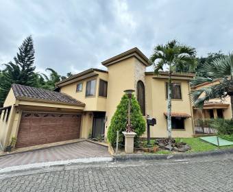 Casa a la venta en condominio Residencias del Río, en Cariari, Heredia.