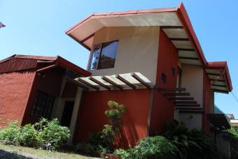 HOUSE FOR SALE, NEAR THE UCR FACULTY OF DENTISTRY