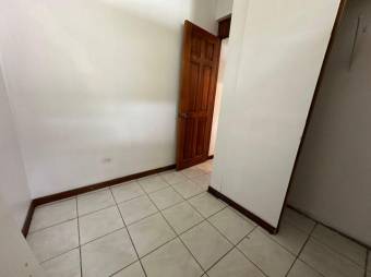 Se vende espaciosa casa con patio en La Asunción de Belén 25-199