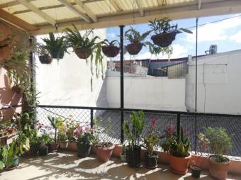 Se vende local comercial de 2 plantas para inversión en San José Centro 23-356, $ 350,000, 10, San José, San José