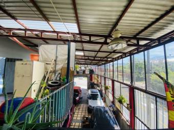 Se vende propiedad con casa y mini super en San Francisco de Heredia 23-3137