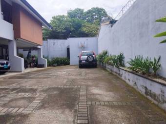 Se vende propiedad con 2 espaciosas casas en Barva de Heredia 25-163