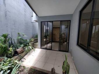 Se vende propiedad con 2 espaciosas casas en Barva de Heredia 25-163