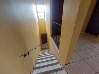 Se vende moderna y espaciosa casa con patio en San Pablo de Heredia 24-1711