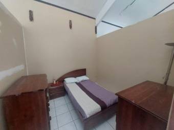 Se vende moderna y espaciosa casa con patio en San Pablo de Heredia 24-1711