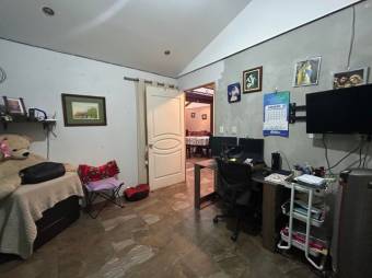 Se vende casa con exelente ubicacion en Heredia Heredia A23-2610