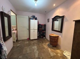 Se vende casa con exelente ubicacion en Heredia Heredia A23-2610