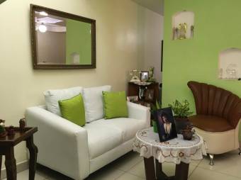 Se vende casa con mucha luz natural en San Francisco Heredia A23-1023