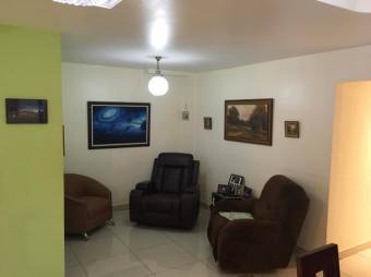 Se vende casa con mucha luz natural en San Francisco Heredia A23-1023